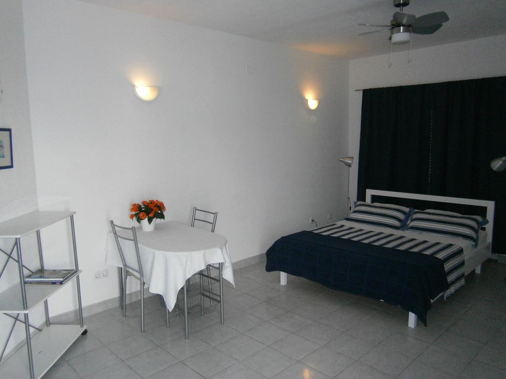 Apartments Grbin (Adults Only) Lumbarda Oda fotoğraf