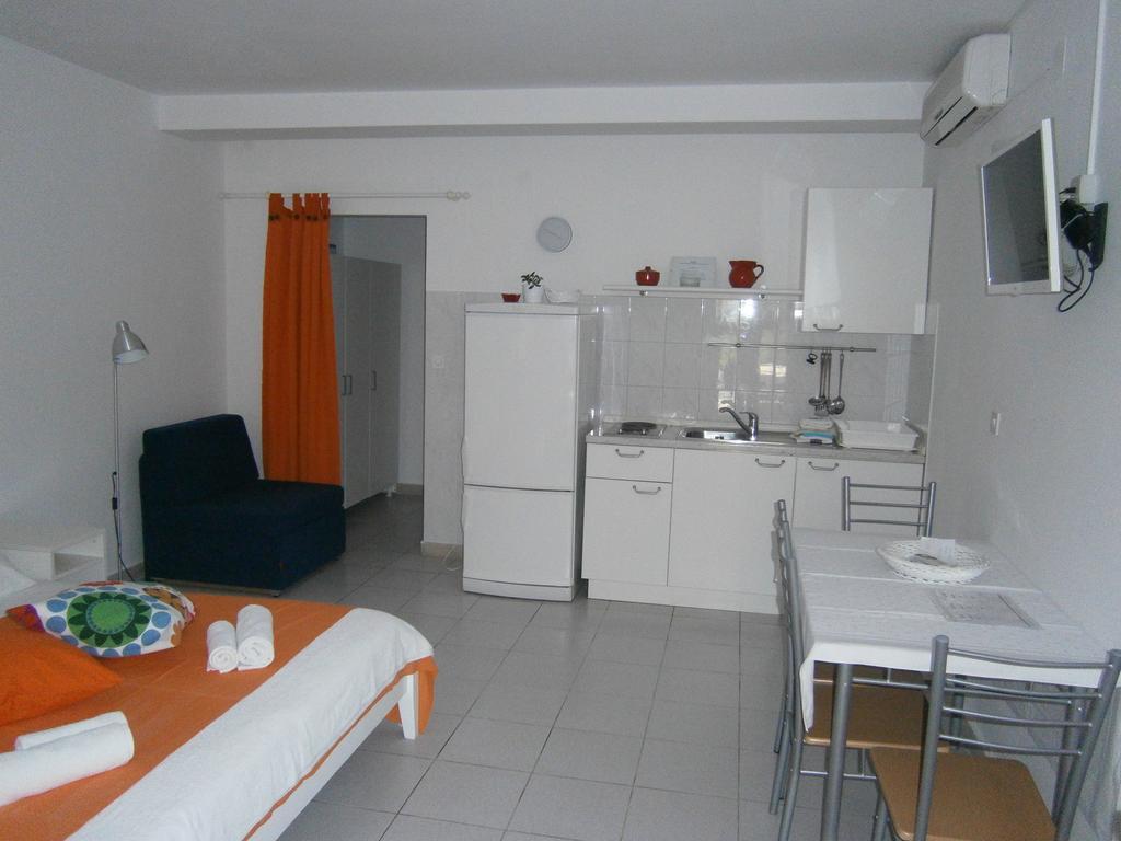 Apartments Grbin (Adults Only) Lumbarda Oda fotoğraf